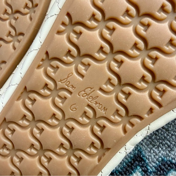 Sam Edelman Kardinda Sandals Sz 6M Cream Quilted Emblem Slides Minimalist NWOB - Picture 3 of 13